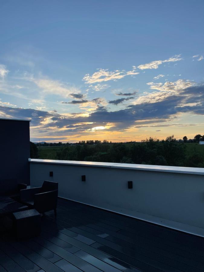 Apartament Na Letniej Z Duzym Tarasem Z Widokiem Na Gory Kłodzko Exteriör bild