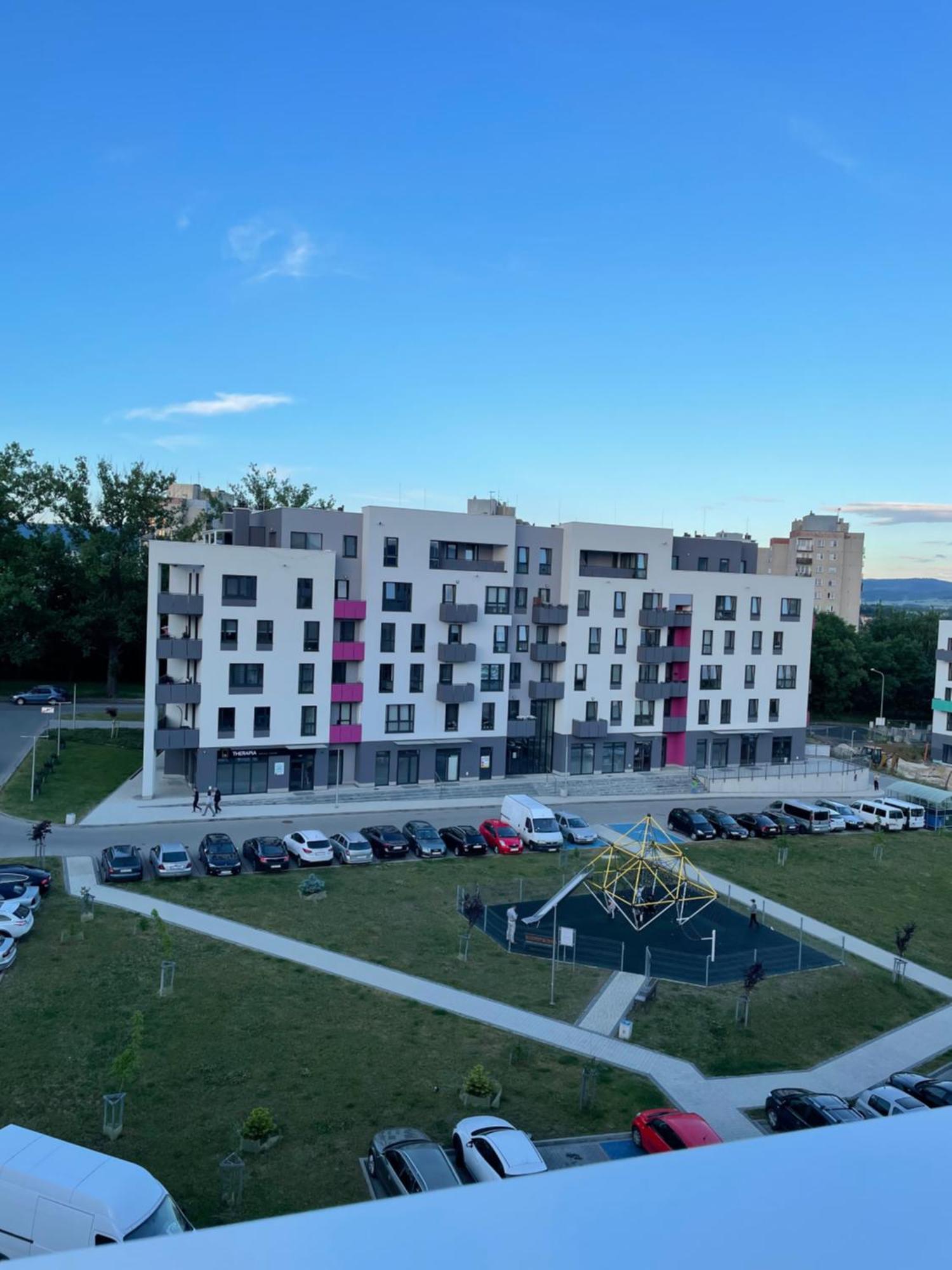Apartament Na Letniej Z Duzym Tarasem Z Widokiem Na Gory Kłodzko Exteriör bild